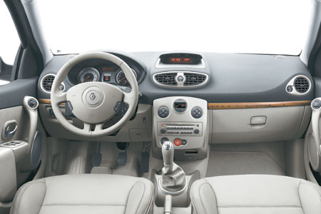Renault Clio 3.0. Clio .